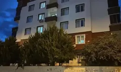 Çift ve 6 yaşındaki oğulları 2'nci kattan düştü; 1 ölü, 2 yaralı
