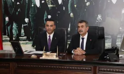 Çiğli Belediyesi'nden öğrencilere kırtasiye desteği