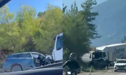 Cip ile kamyon kafa kafaya çarpıştı: Çinli turist hayatını kaybetti