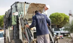 Edremit Belediyesi'nden tasarruf hamlesi: Eski araçlar yenileniyor