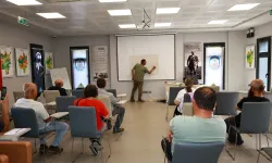 Efes Tarlası'nda üreticilere yerel tohum eğitimi