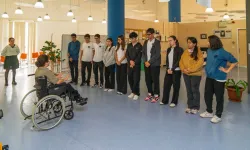 Engelli bireylerin günlük yaşam mücadelesini parkurlarda öğrendiler