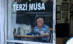 Fethiye'nin emektar terzisi: 77 yaşında hala işinin başında