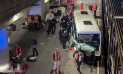Fransa’da faciadan dönüldü! Minibüs trene çarptı: Çok sayıda yaralı var!