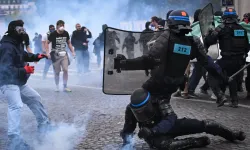Fransa'da öğrenci protestoları büyüyor: 161 bin 500 kişi sokağa çıktı