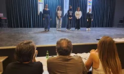 Genç İzmir Tiyatro Topluluğu yeni oyuncularını seçiyor