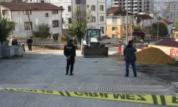 Geri manevra yapan iş makinesi yaşlı kadının sonu oldu
