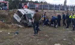 Hafif ticari araç şarampole uçtu: 1 ölü, 4 yaralı