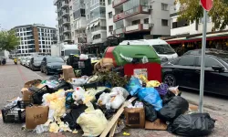 İzmir AK Parti'ye geçti, Karşıyaka hariç... Çöp dağları oluştu