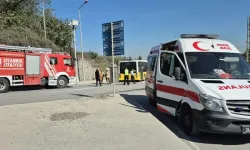 İETT otobüsü duvara çarptı: Yaralılar var