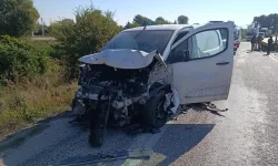 İki araç çarpıştı: 3 ölü, 1 yaralı