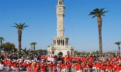 İzmir'de 29 Ekim heyecanı: Bando takımları sahne aldı