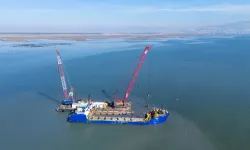 İzmir Körfezi'nde 1,5 milyon ton dip çamuru çıkarıldı