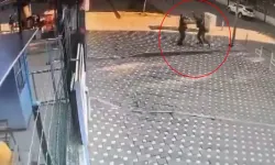 İzmir'de okul önünde bekçi ile öğretmen arasında arbede