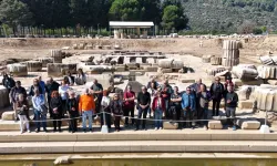 İzmirli şair ve yazarlar Klaros’ta Homeros için buluştu