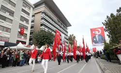 Karşıyaka’da Cumhuriyet Bayramı tören ve spor şenliğiyle kutlandı