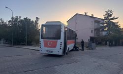 Midibüs ile otomobil çarpıştı: 4’ü çocuk 7 yaralı