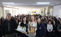Mutlu'dan okul ziyareti: "Üzerimize düşeni yapmaya devam edeceğiz"