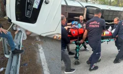 Otel personelini taşıyan minibüs devrildi: 2'si ağır 3 yaralı