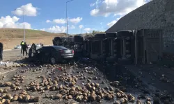 Pancar yüklü tır ile otomobil çarpıştı: 4 kişi öldü, 1 kişi yaralandı