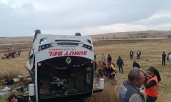 Tarım işçilerini taşıyan midibüs devrildi: 1 ölü, 27 yaralı