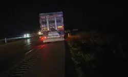 Yolun karşısına geçmeye çalışan 55 yaşındaki yaya, tır çarpması sonucu öldü