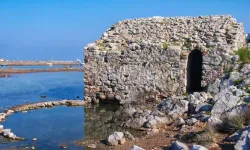 Urla’da denizin kıyısındaki gizemli ılıca: Gülbahçe