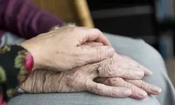 İzmir’de de yalnızlık riski: Sosyal çevresi giderek daralıyor
