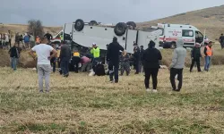 Yolcu midibüsü şarampole devrildi: Çok sayıda yaralı var!