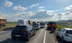İzmir'de feci zincirleme trafik kazası: 1 ölü, 1 yaralı
