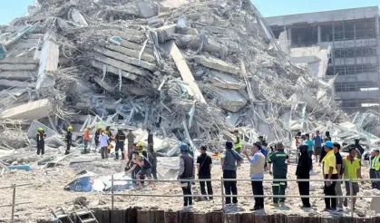 7,7 ve 6,4 depremlerde ağır bilanço: Binlerce kişi hayatını kaybetti!