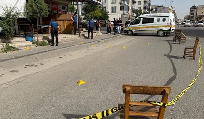 Kıraathane önünde silahlı pusu: Motosikletle geldiler, kurşun yağdırıp kaçtılar!