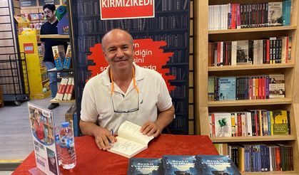 Renkli Uçurtmalar’ın yazarı Namık Kemal Biçer İzmir’de edebiyat rüzgarı estirdi