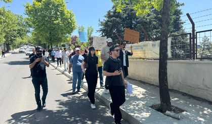 Üniversite öğrencilerinden yüzde 74'lük zam protestosu