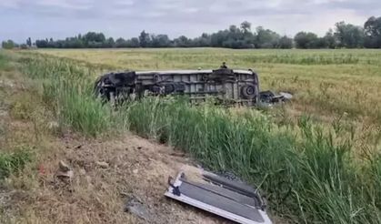 Düğün dönüşü faciası: Minibüs şarampole devrildi