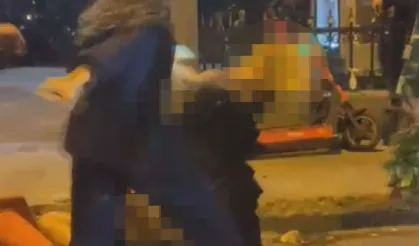 Kadınlar arasında şiddetli kavga: Yumruklar havada uçuştu!