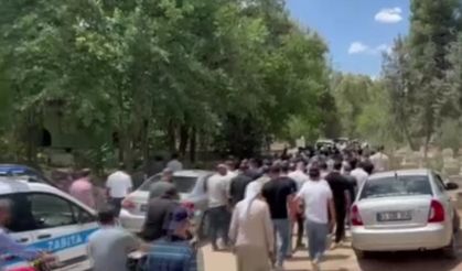 Otomobille çarpışan motosikletli hayatını kaybetti