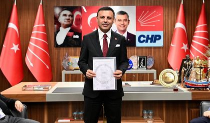 Özgür Çelik mazbatasını aldı: CHP delegelerin iradesiyle şekillenecek