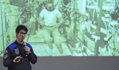 Astronot Atasever İzmir’de öğrencilerle buluştu