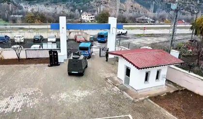 Kaçak göçmen operasyonu: Minibüste 10 kişi yakalandı