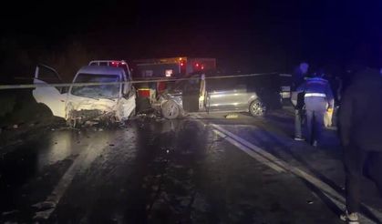 Trafik faciası: Panelvan ve kamyonet çarpıştı, 1 ölü 3 yaralı!