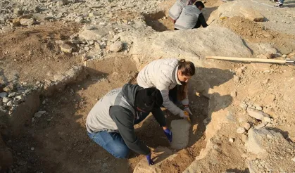 Adıyaman’da Göbeklitepe’ye benzer “T” taşlar gün yüzüne çıktı