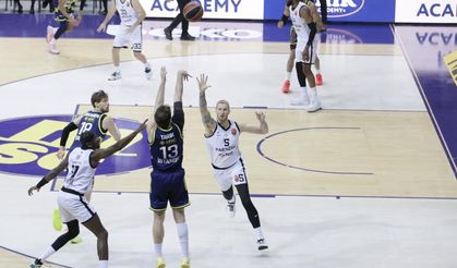 Sarı-lacivertliler 8’de 8 yaptı! Lider Fenerbahçe Beko’dan nefes kesen galibiyet