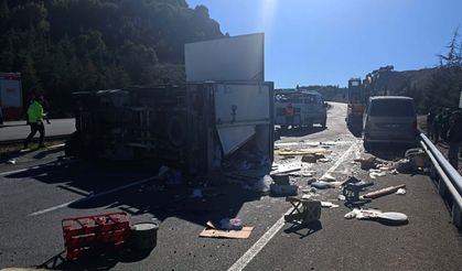 Kontrolden çıkan kamyonet faciaya yol açtı: 2 kişi hayatını kaybetti!