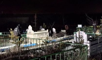 Mezarlıkt şok! Poşet içinden cenin çıktı, soruşturma başlatıldı