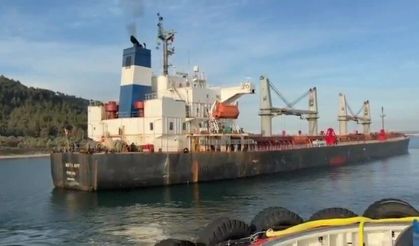Çanakkale Boğazı’nda korkutan arıza: 51 bin ton tahıl yüklü dev gemi karaya oturdu