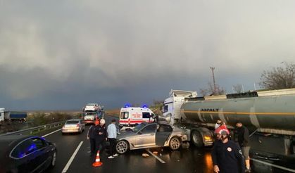 Facia gibi kaza: Tanker ve otomobiller çarpıştı, Küçük çocuk yaşamını yitirdii