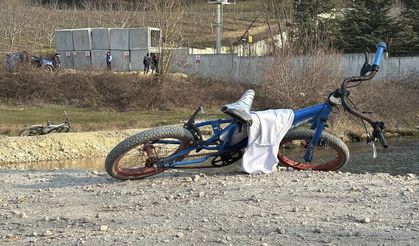 Uyarıları dikkate almadı! 13 yaşındaki çocuk gölette boğulma tehlikesi geçirdi