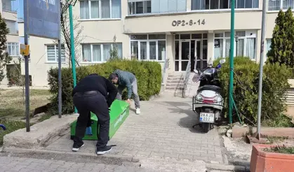 Yakınları şokta! 79 yaşındaki kadın evinde ölü bulundu