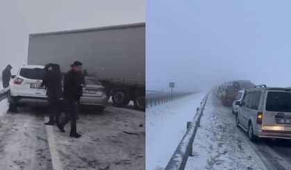 Yoğun kar zincirleme kazaya yol açtı: Yol kapandı, yaralılar var!